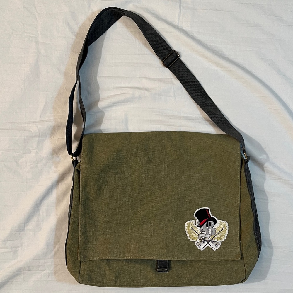 Britney Spears Green Messenger Bag from VIP 2008‎ Circus Tour